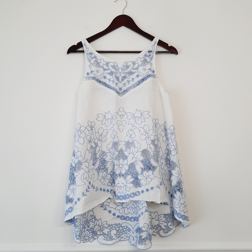 Anthropologie HD in Paris Bellweather blue & white linen embroidered tank 6